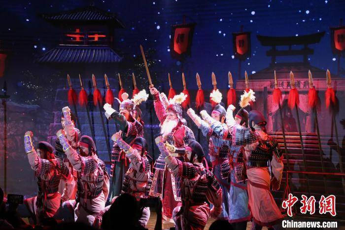 新疆博物馆推出舞台剧《千年之语》“新生”汗青文物