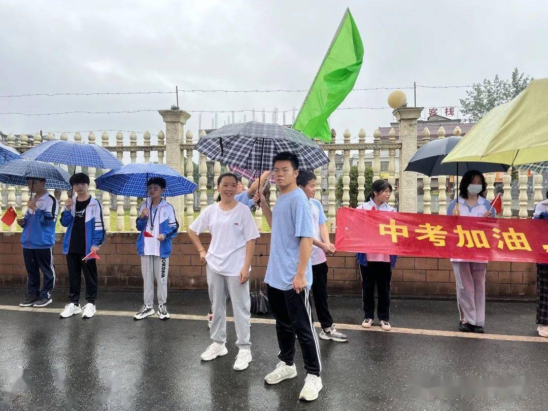 宜春五中为学考壮行向梦想出征宜春化成小学举行我的讲台我的梦教师
