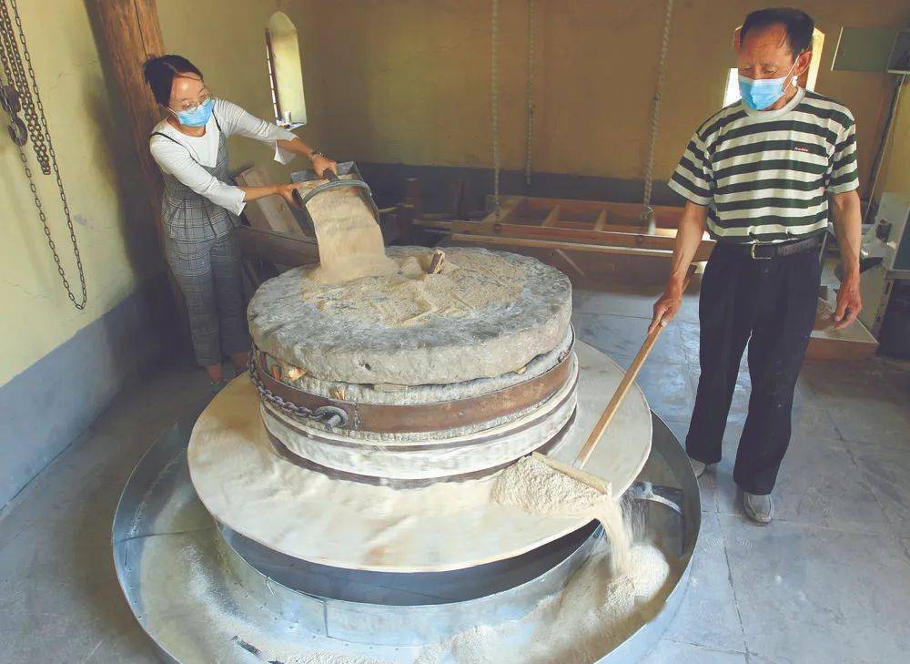 为了让老磨坊发扬光大,传承下去,使"绵河水磨面"成为南峪镇的文旅新