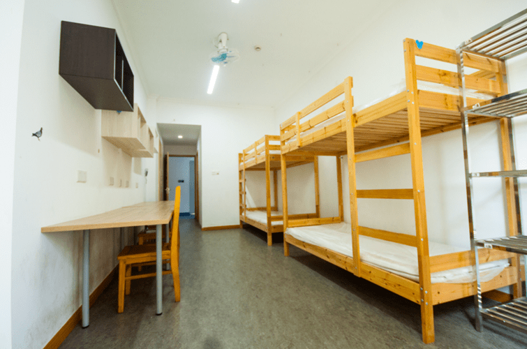 高中豪华宿舍大公开,5位数的寄宿费值吗?