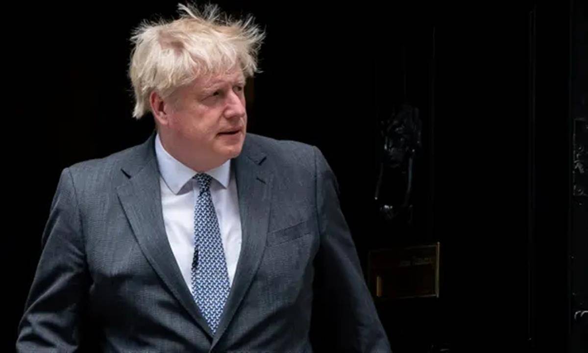 英国首相做全麻手术副首相暂代其职务