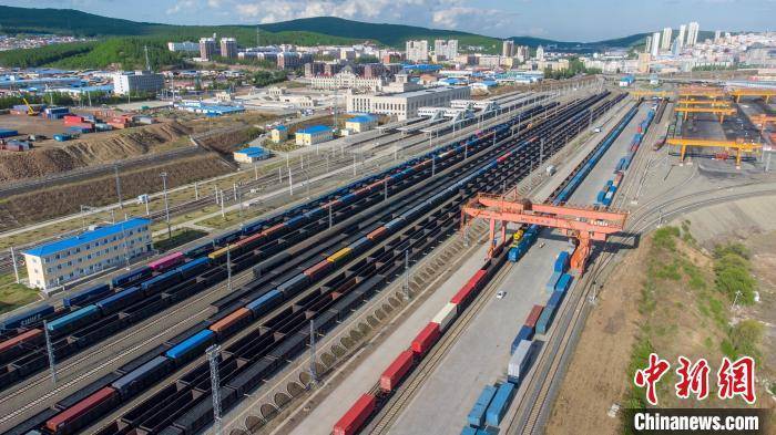 黑龙江省最大对俄铁路口岸站：中欧班列超千列服务“一带一路”