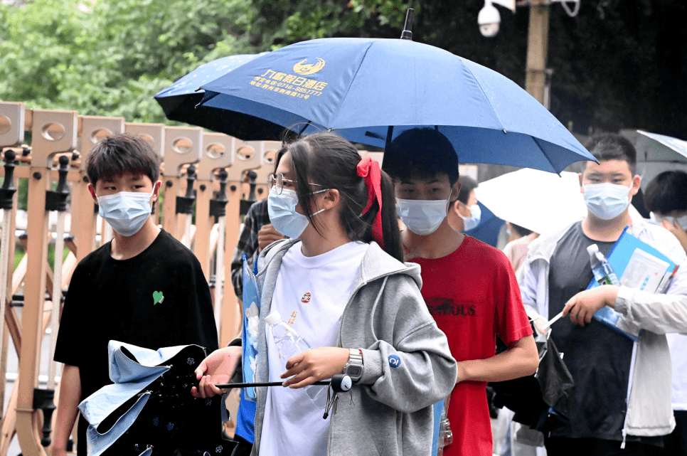 今年起沙市中学面向各县市区招生中考首日现场直击这些路段交通管制