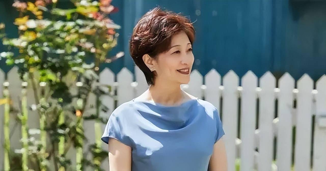 女性到了更年期后 哪3种食物被称为 天然护骨素 骨骼 骨质疏松症 机体