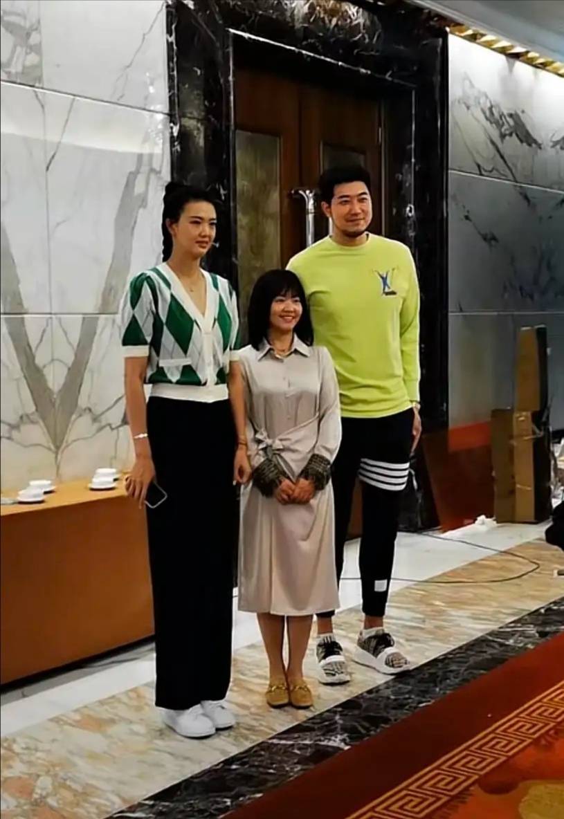 李盈_中国_朱婷