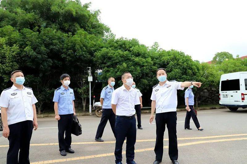 邹勇平深入洪城监狱调研督导