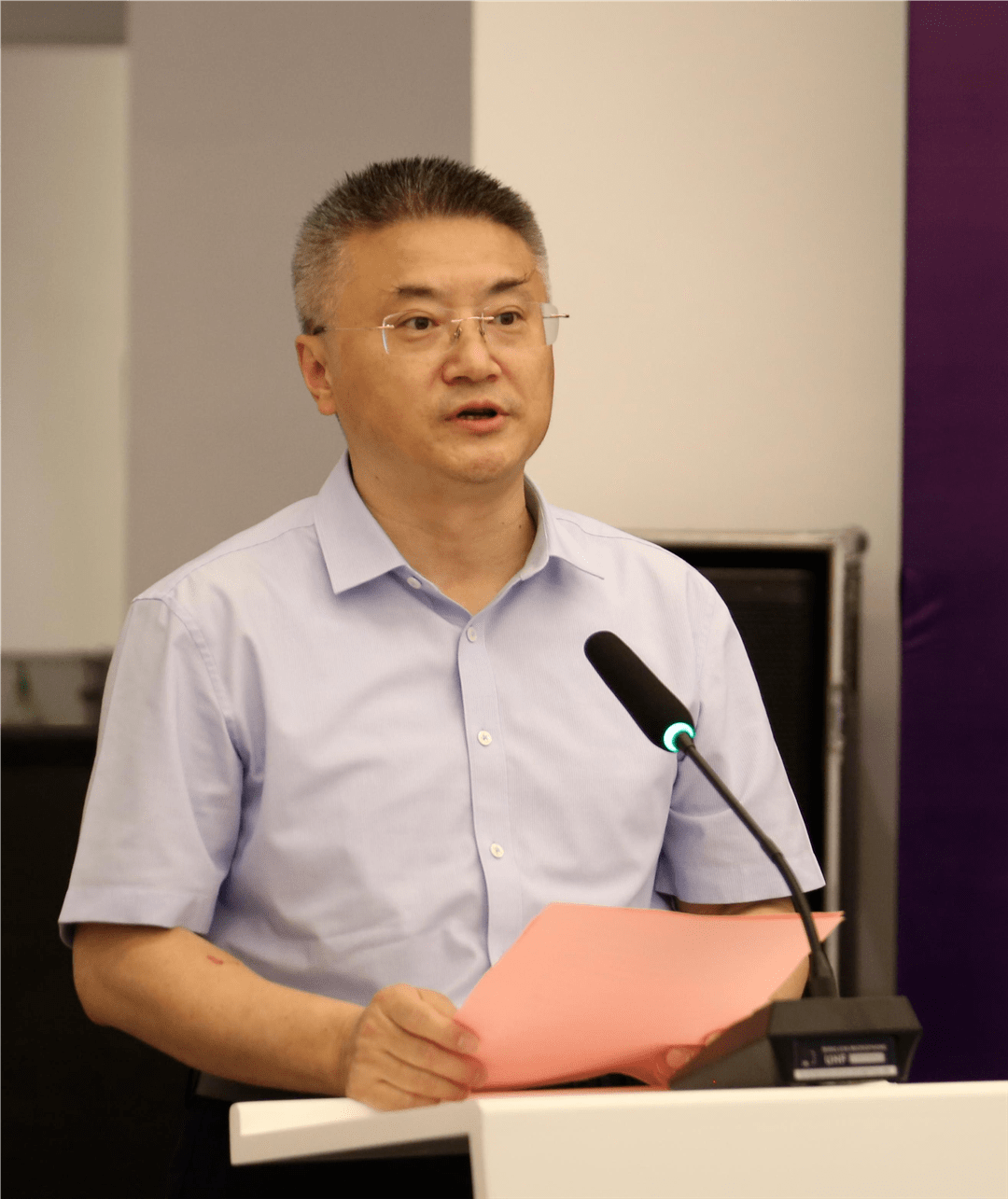 唐青阳表示,巴南作为巴国的发源地和传承地,自然资源丰富,区位优势