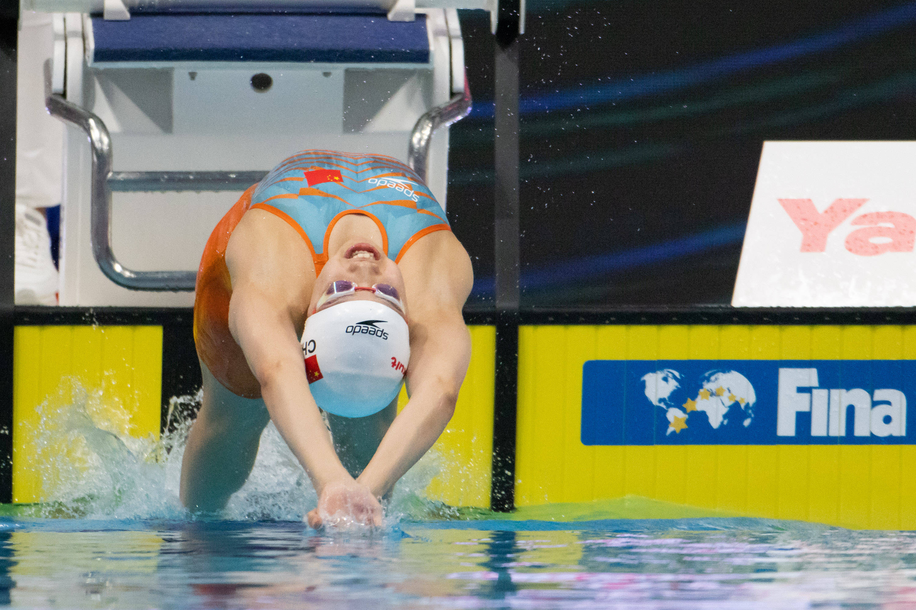 游泳世锦赛彭旭玮晋级女子200米仰泳决赛