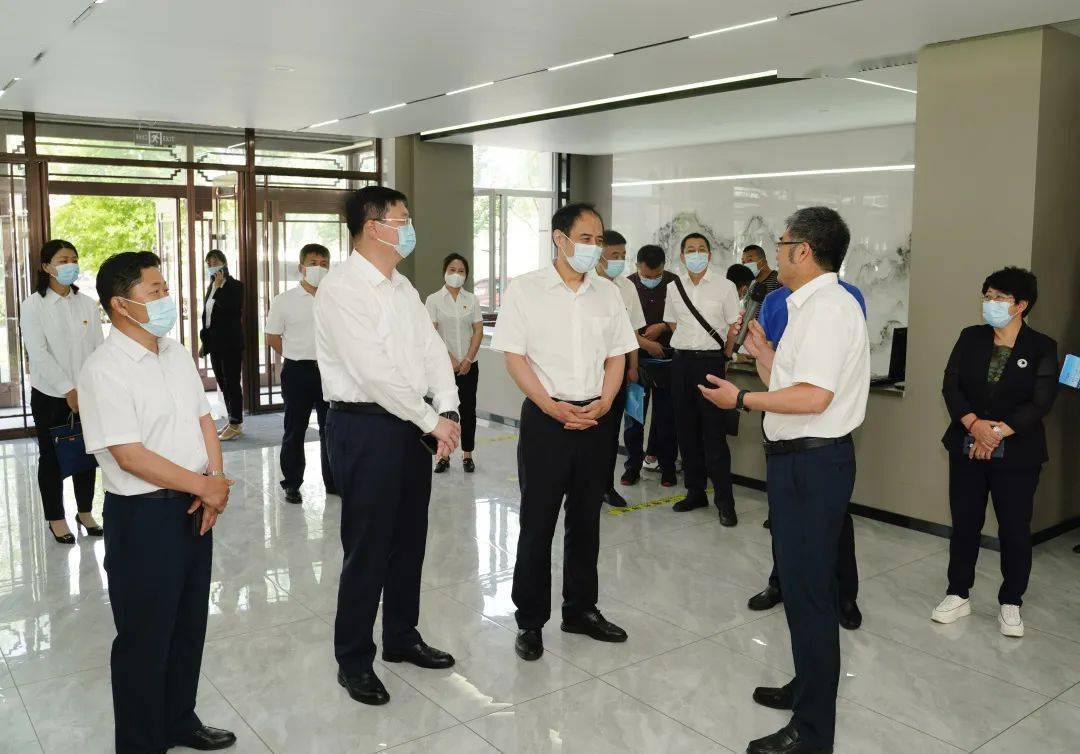 市人大常委会主任张茗朝来辉督查代表工作站建设工作