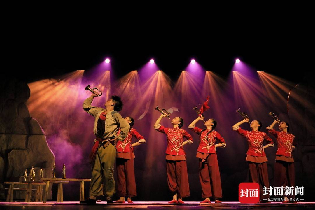 儿童剧《小军号》成都上演 吹响红色记忆_艺术_四川_剧照