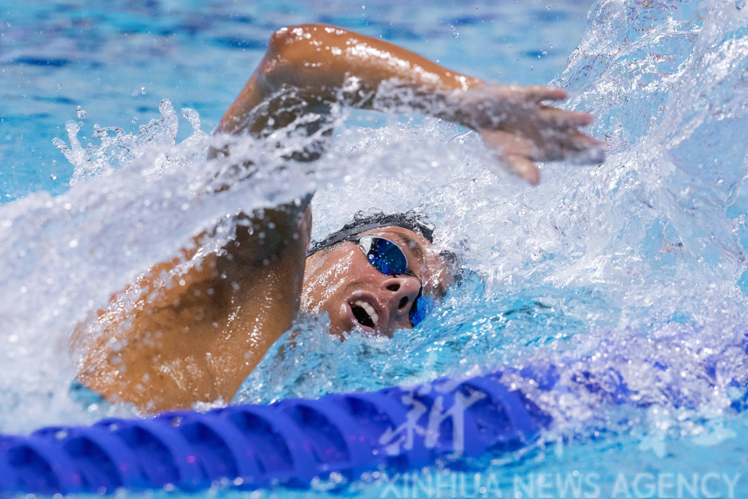 游泳世锦赛意大利选手获得男子1500米自由泳金牌