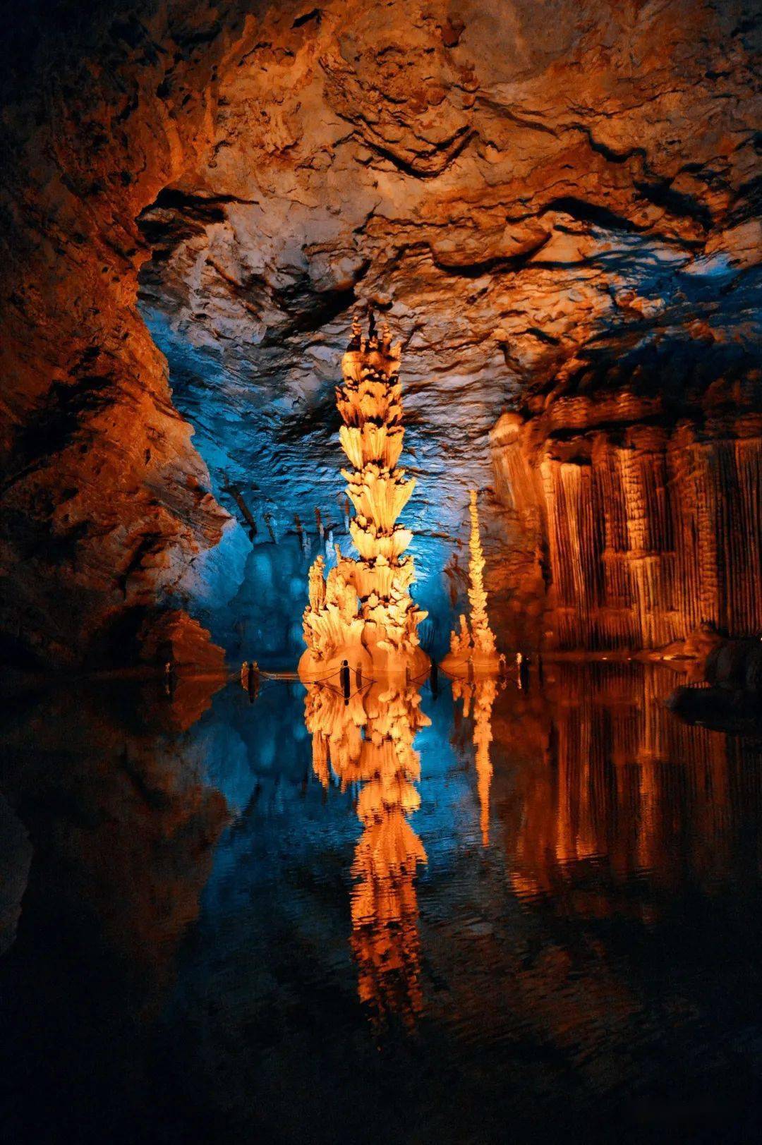 巴中诺水河龙湖洞图片