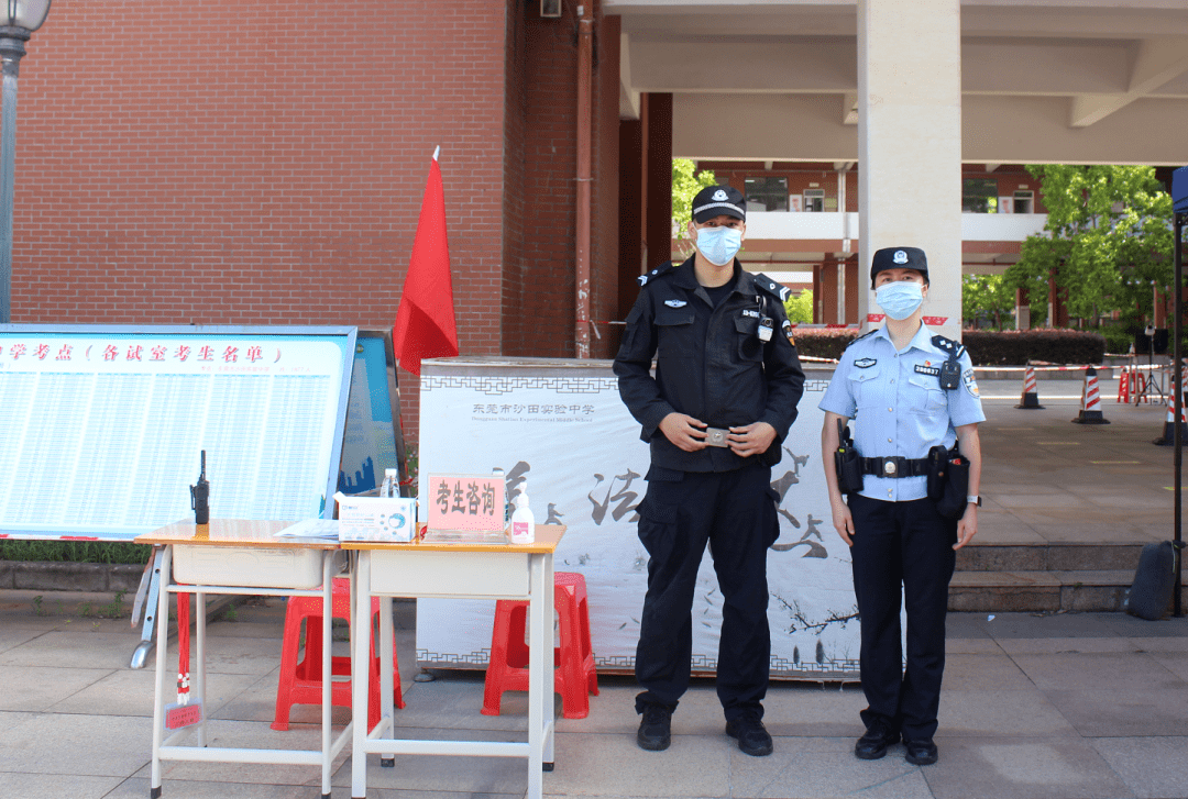 搭載考生的校車在鐵騎,交警的護航下分批錯峰有序到了沙田實驗中學