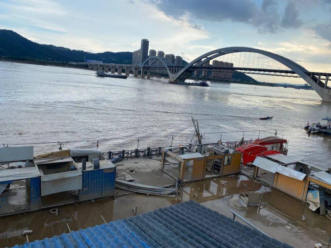 梧州老码头终于退水了注意广西仍处于主汛期预计还有多轮强降雨5至6个