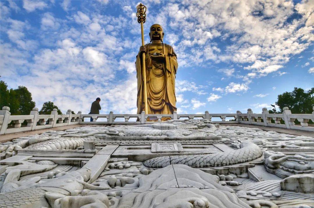 九华山龙华禅寺释圣慈图片