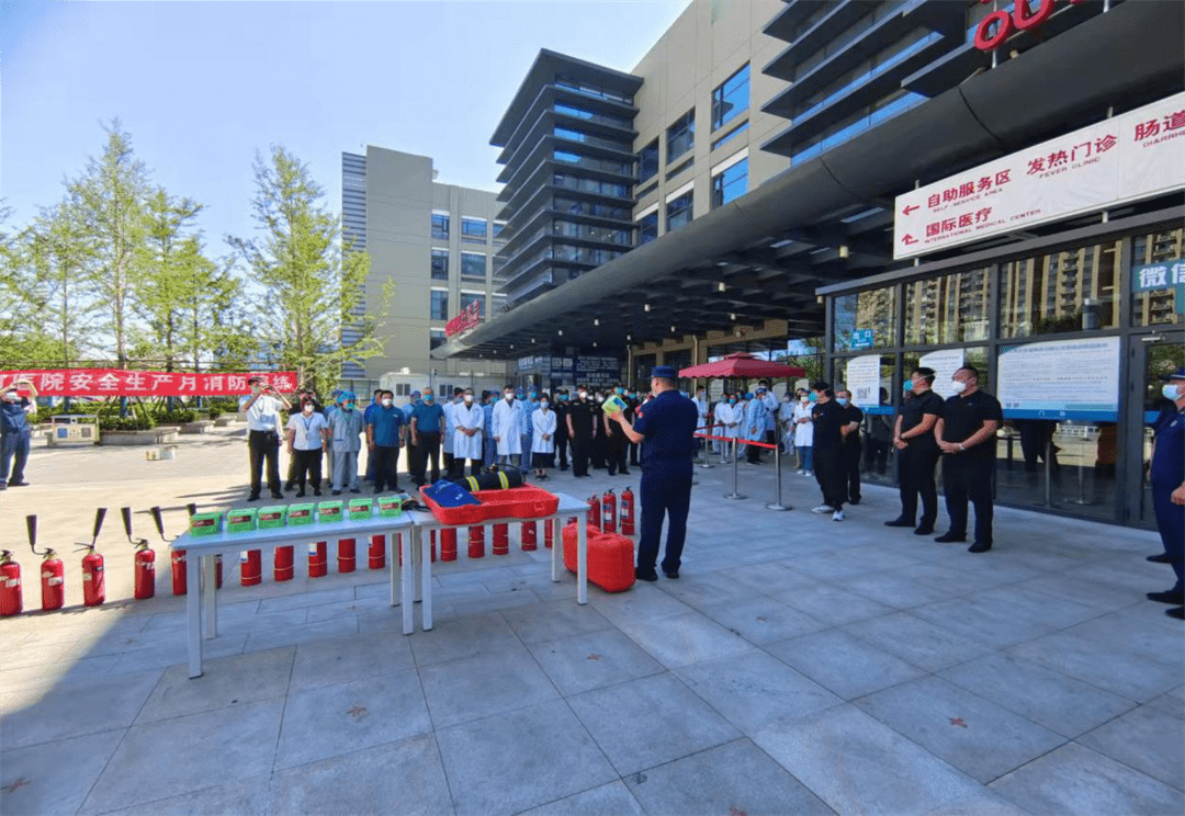 包含北京友谊医院、护士全程协助陪同号贩子代挂，加客服微信咨询的词条