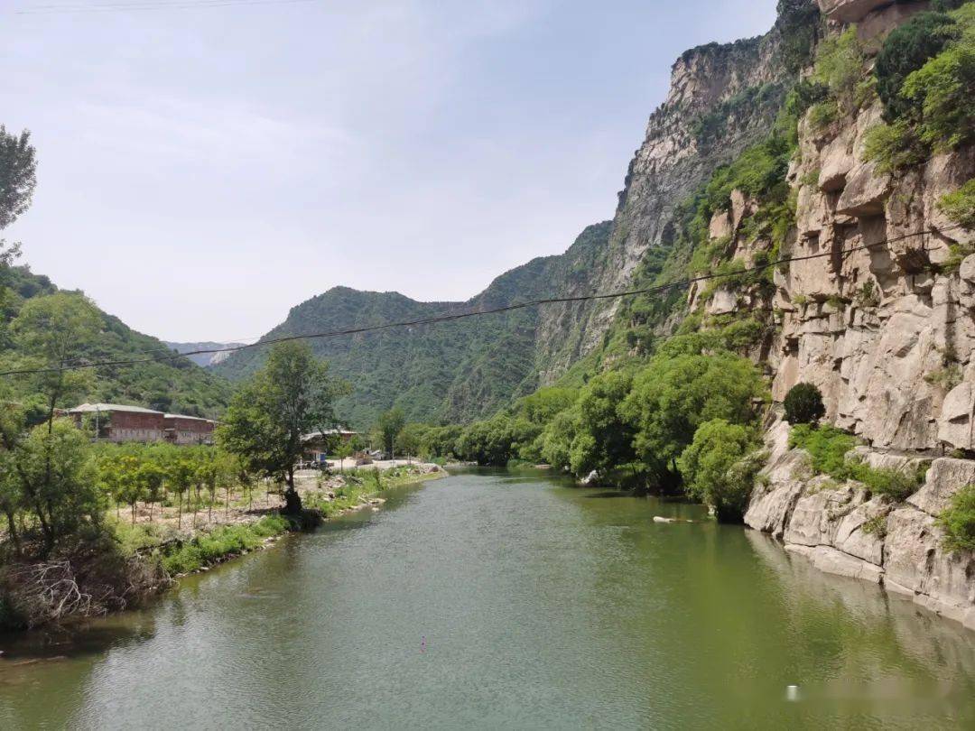 打卡新晋网红捧河湾_风景区_水潭_游客