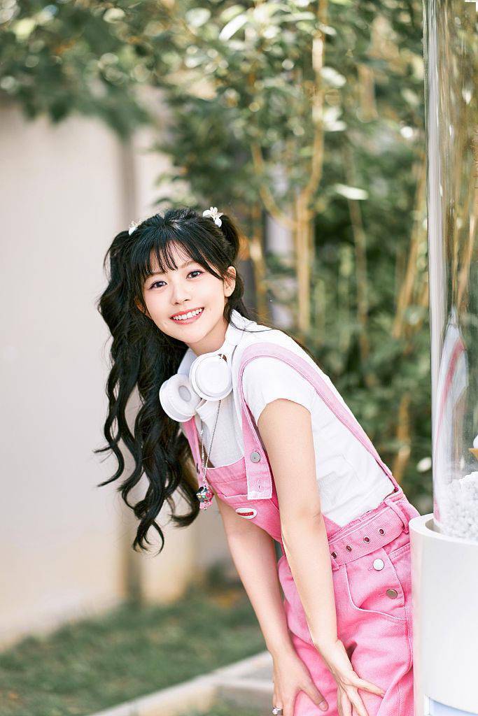 赖美云发布双马尾可爱写真粉红少女闪亮登场甜美惹人爱