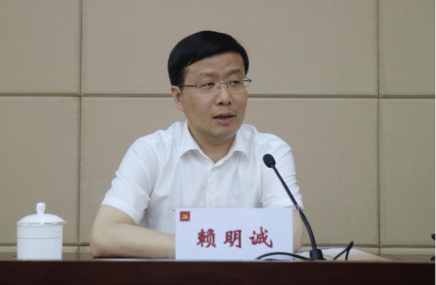 工委副书记赖明诚,许莺燕分别出席两期开班仪式并作动员讲话.