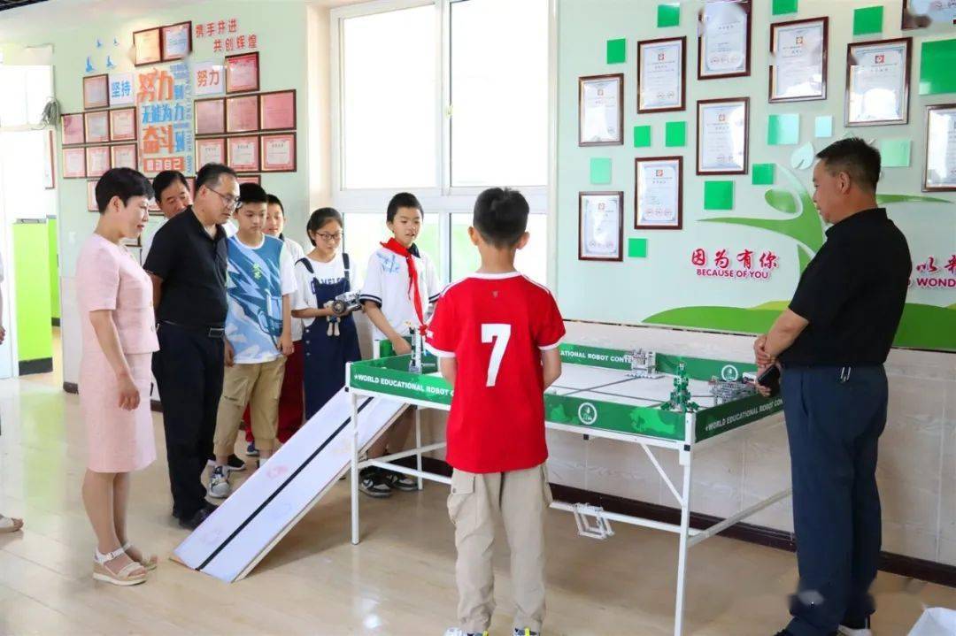 科技创新筑梦未来礼县实验小学新时代文明实践基地开展科技周活动