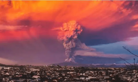 日本樱岛火山大规模喷发 火山喷发的类型 火山灰对我们有什么影响 为什么海水浇不灭海底火山 什么是火山湖 富士山 地震 熔岩