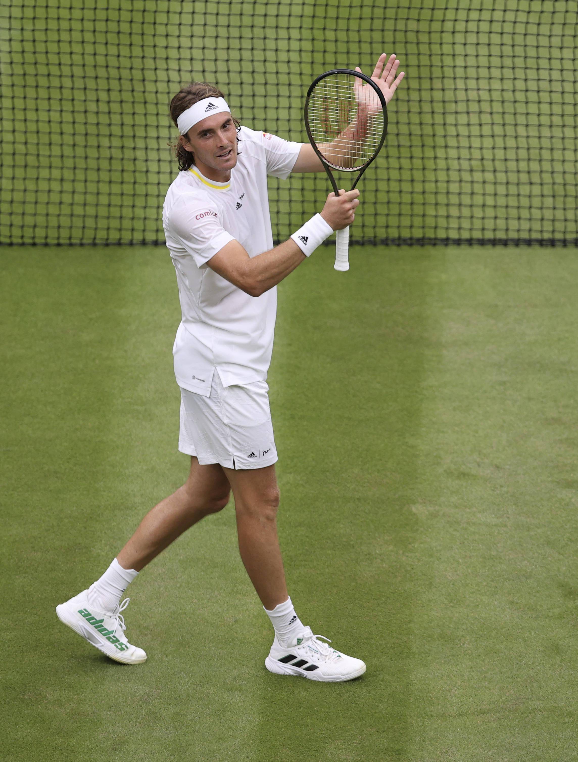 网球——温网:齐齐帕斯晋级男单第三轮