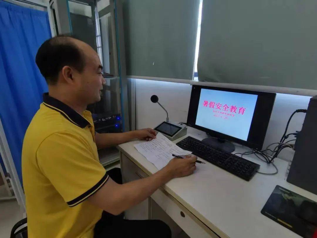 家访暖人心共筑安全线外砂华侨中学开展千师访万家活动