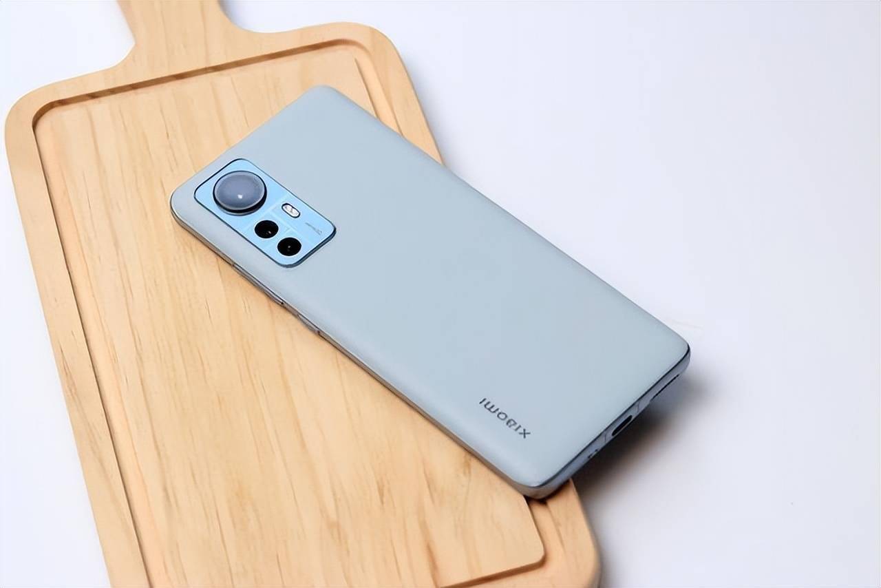 小米12s再见从3699降至259912亿色屏的小米旧旗舰更香