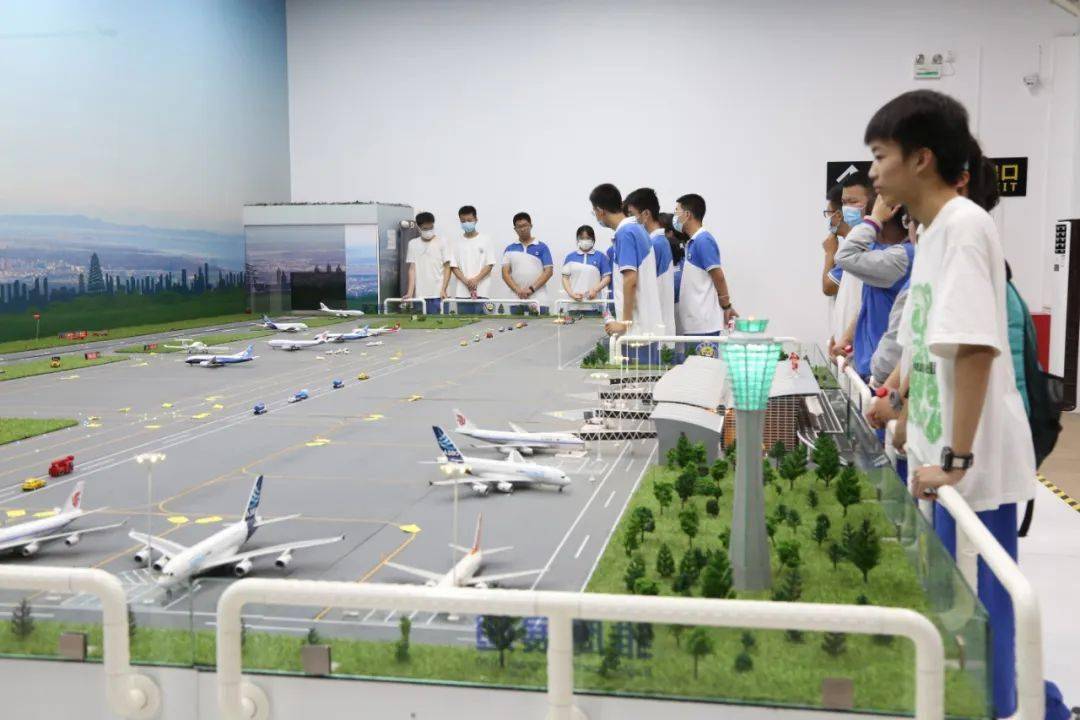雏鹰展翅筑梦蓝天阎良区这所学校航空班学生开展研学活动