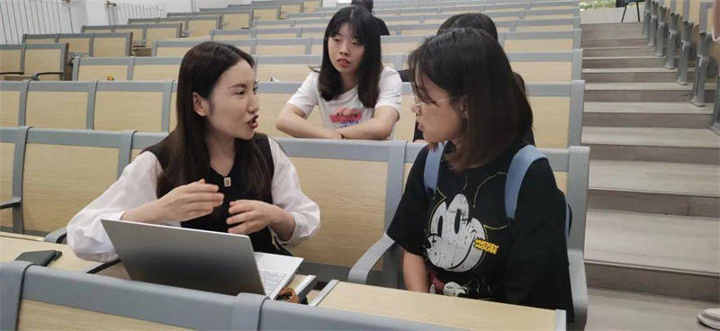 西安翻譯學院國際商學院_西安英語翻譯的英文_財務管理專業排名