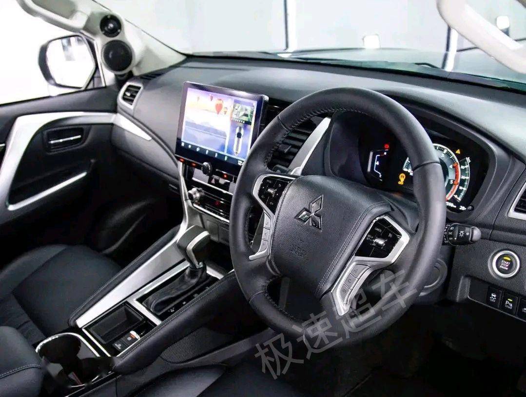 黑武士帕杰罗劲畅实拍质感不输普拉多6缸四驱气场更强大