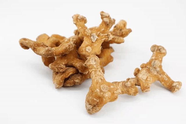 黄精获天地之淳精,得坤土之精粹",其名戊已芝,正是此义.