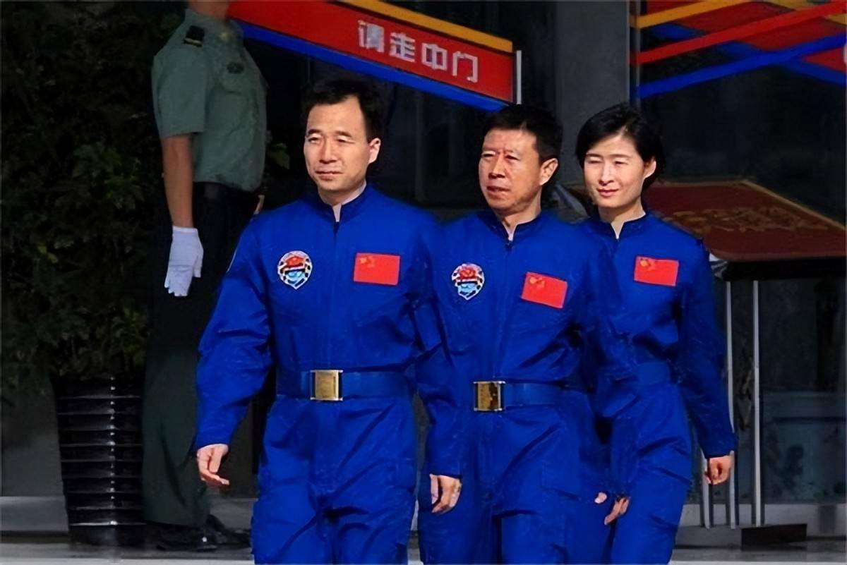 女航天员刘洋自曝恋爱史丈夫英俊帅气身份显赫