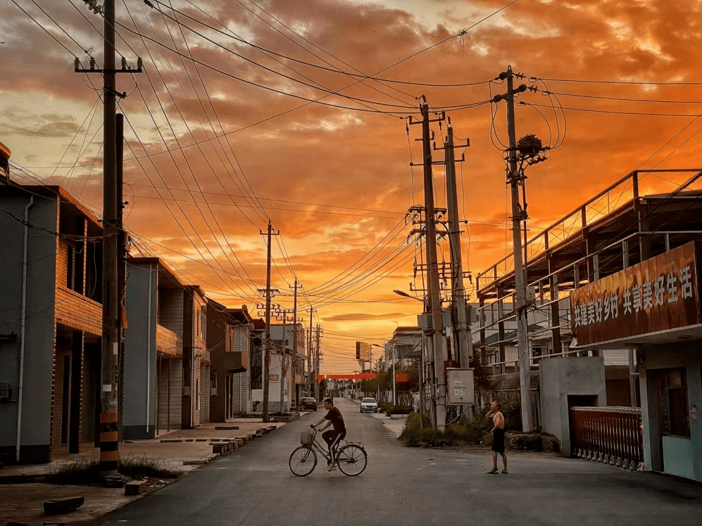 城市晚上6点左右无疑是个优秀的打光师扬州夏日的夕阳点燃了今年扬州