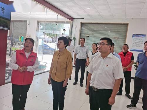 潼关县委书记于娟侠调研潼关县供销社工作