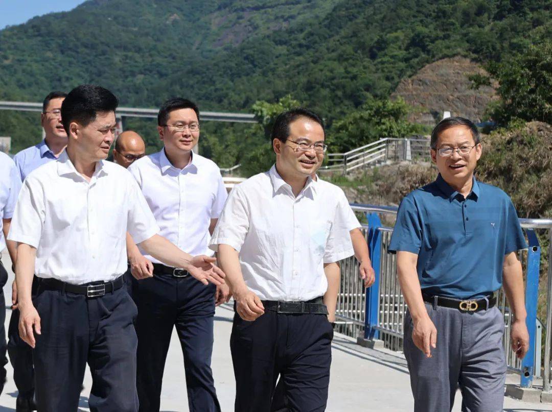 高义勇赴竹溪检查防汛抗旱工作看望慰问困难党员