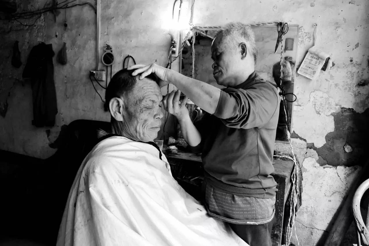 剃头匠原来是官差！关于剃头挑子，您不知道的那些事儿……_北京日报APP新闻