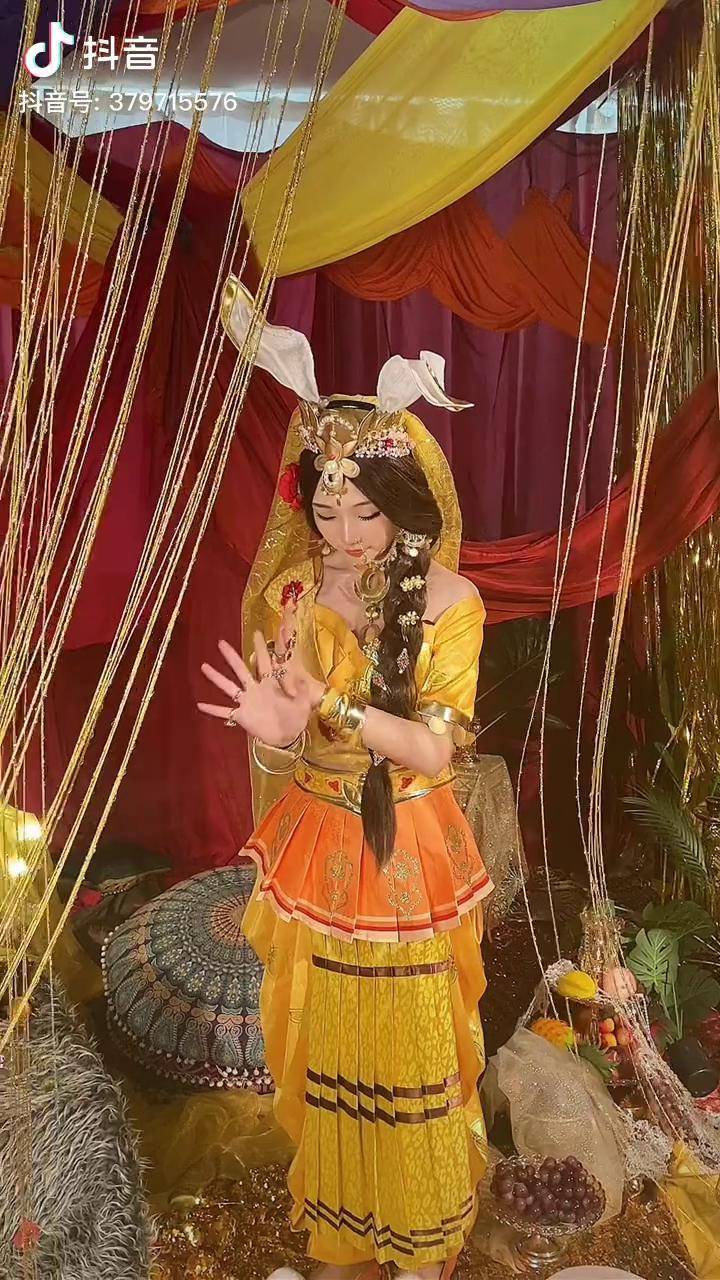 cos cosplsy 王者荣耀 公孙离玉兔公主 狐狸变成兔子精了_玉兔_狐狸