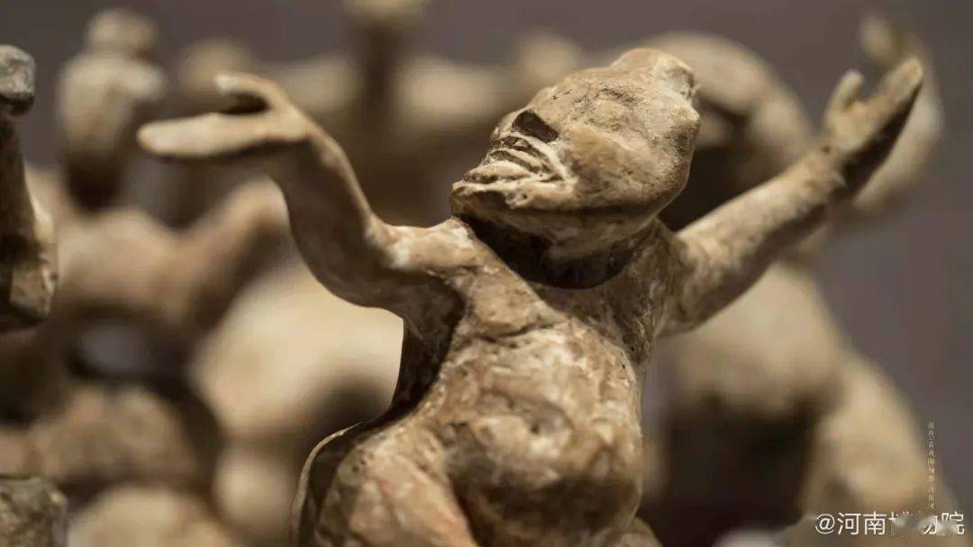 胡旋舞石刻墓门