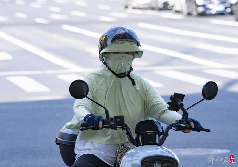 市区气温超40℃，上海发布今夏首个高温红色预警，上一次40℃+是5年前