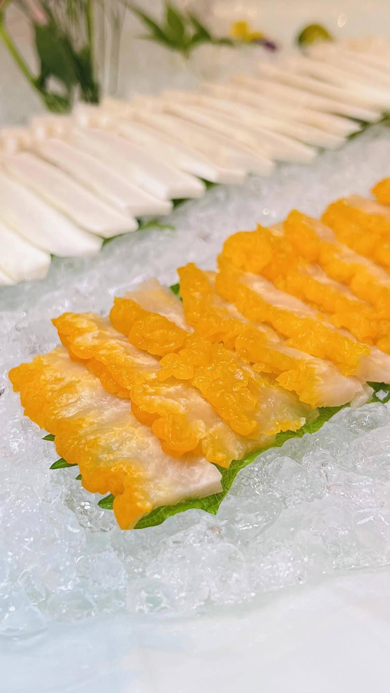 松茸黄耳刺身餐前凉菜做完核酸去了翠府,今天中午在翠府吃午饭.