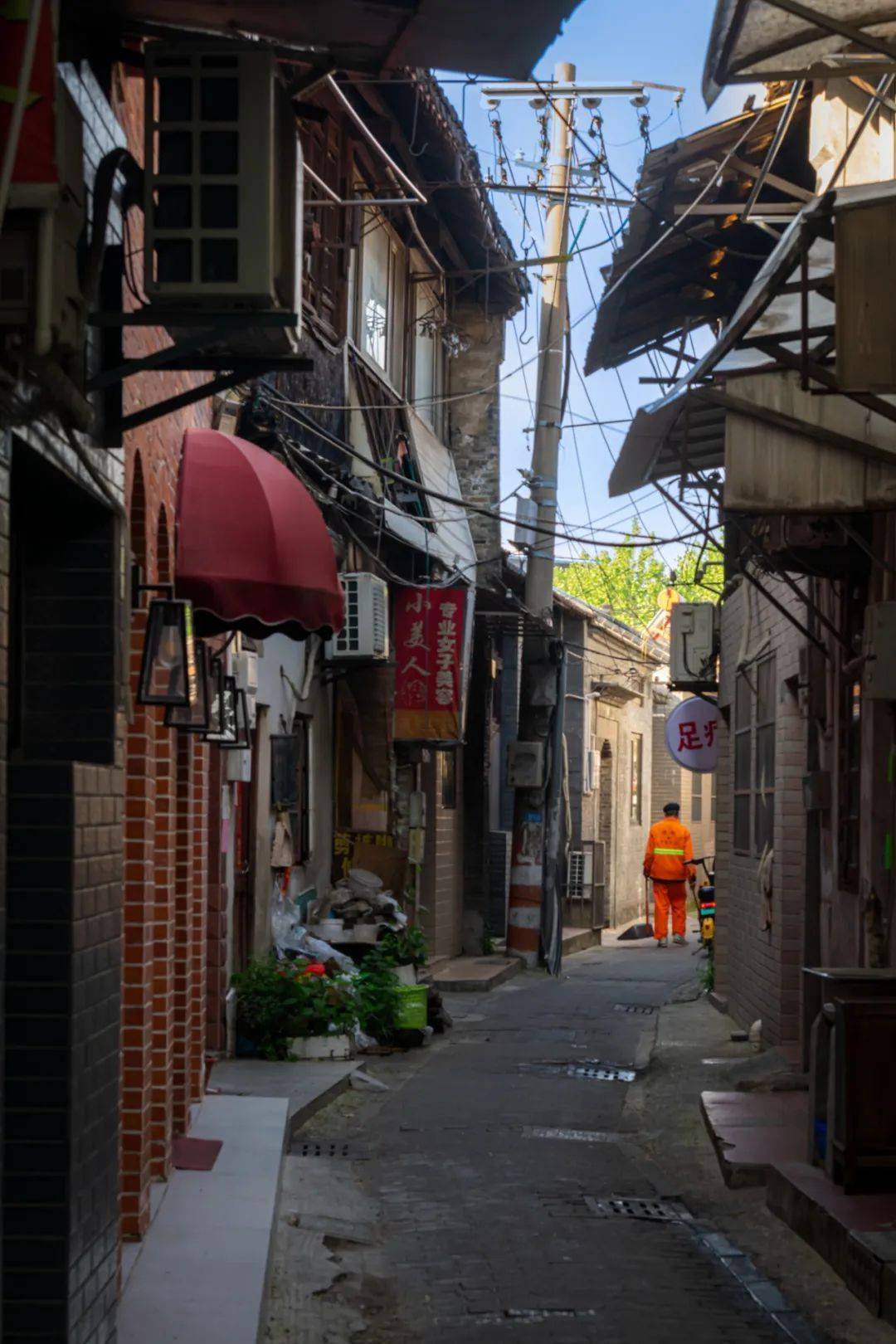 形似犁头,扬州这条百米长的特别老街巷你走过嘛?_渡江路_老城区_街道