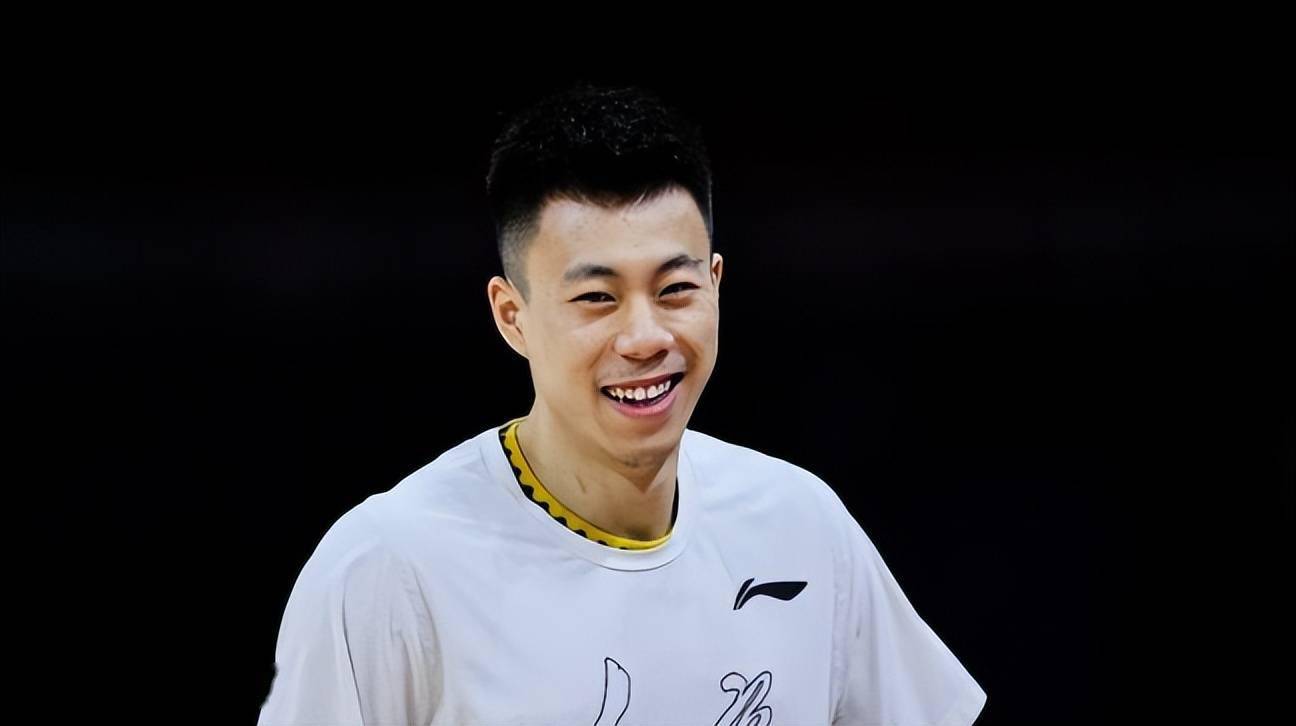 莫兰德晒张镇麟nba夏联霸气照,太无奈:空接暴扣没进_奇才_照片_扣篮