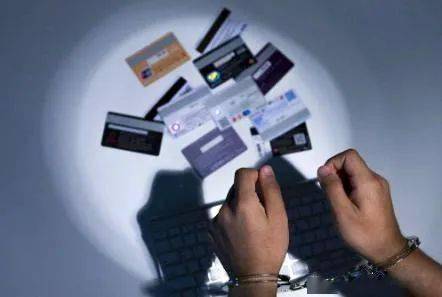 以案释法 | 3青年出租银行卡“跑分”洗钱 涉嫌诈骗犯罪被拘