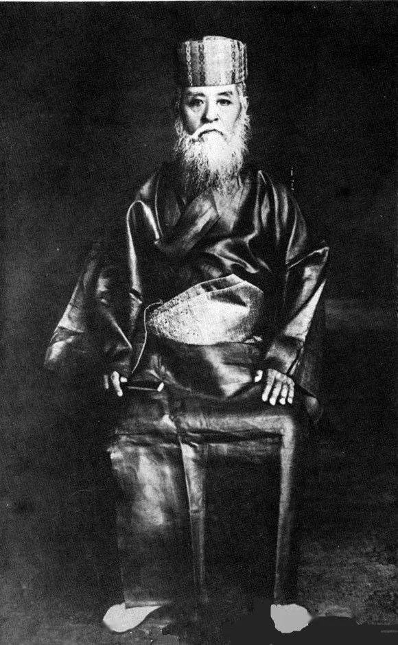 一组珍贵老照片再现百年前的琉球的王国穿着汉服宫殿面朝中国