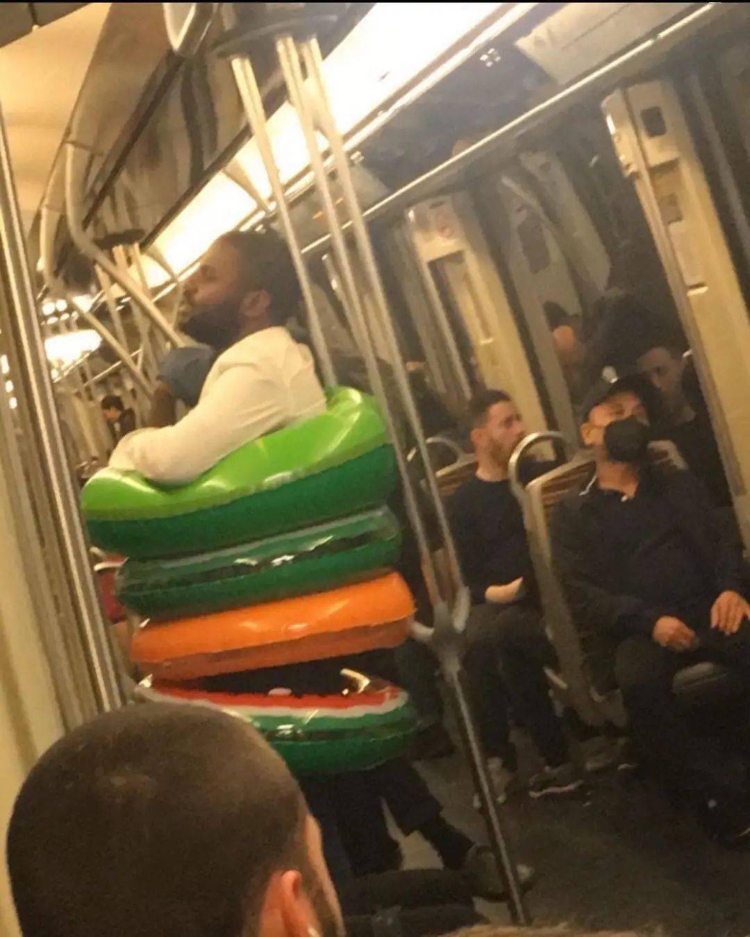 图集巴黎地铁人类迷惑行为大赏我真的会笑死