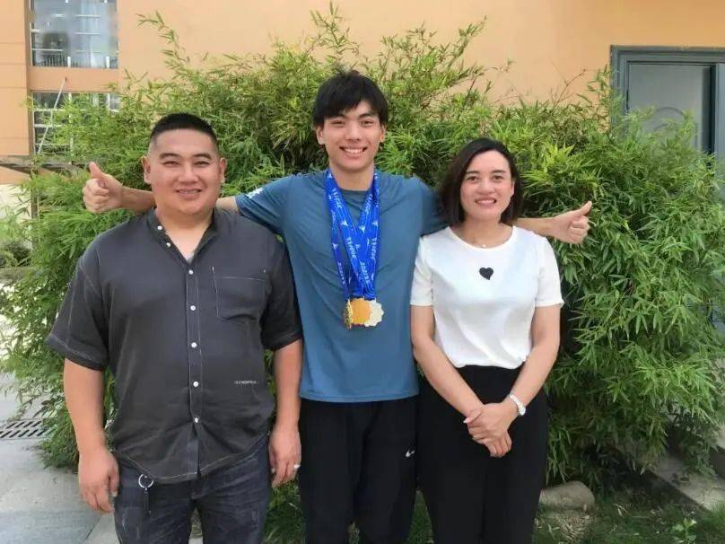 "飞人"王爽,昨日夺金!刚刚又晋级百米决赛!_成绩_青少年部_田径