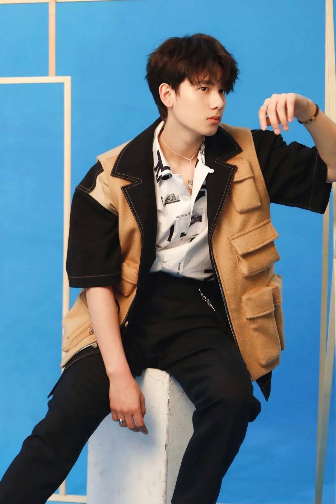 胡先煦的待上映电影有韩三平担任艺术总监,宋新棋执导的电影《瞧一桥