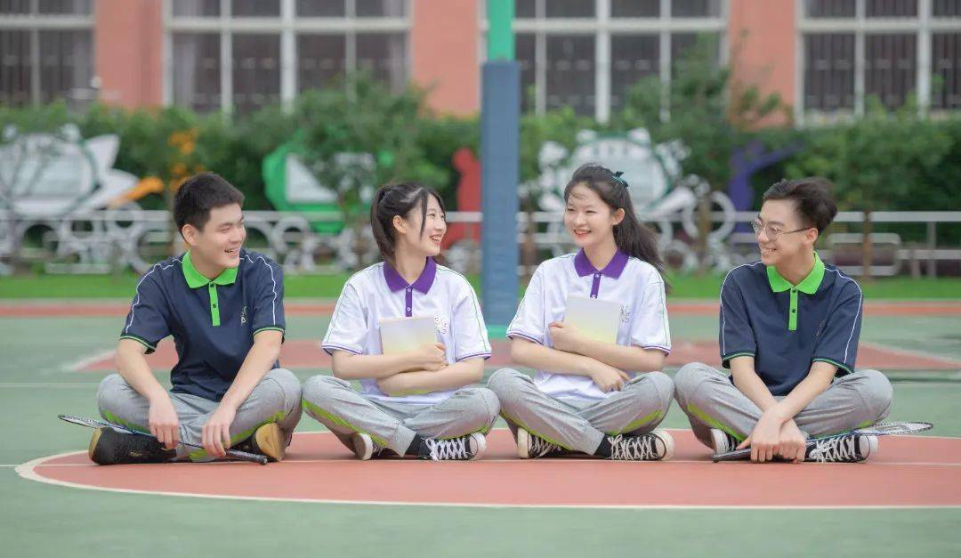 上海商业会计学校荷你一起拥抱未来