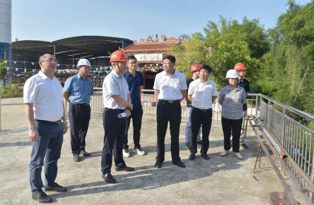 当天,陶国铭还来到寺冲村,富万村和倒水桂江公路大